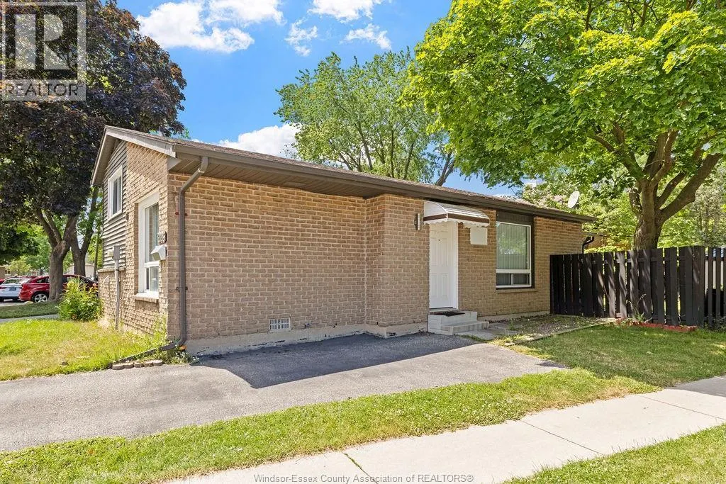 9996 FOREST GLADE COURT