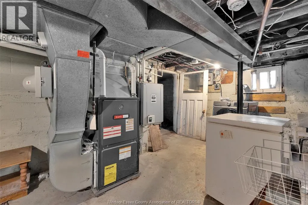 1245 GILES BOULEVARD East