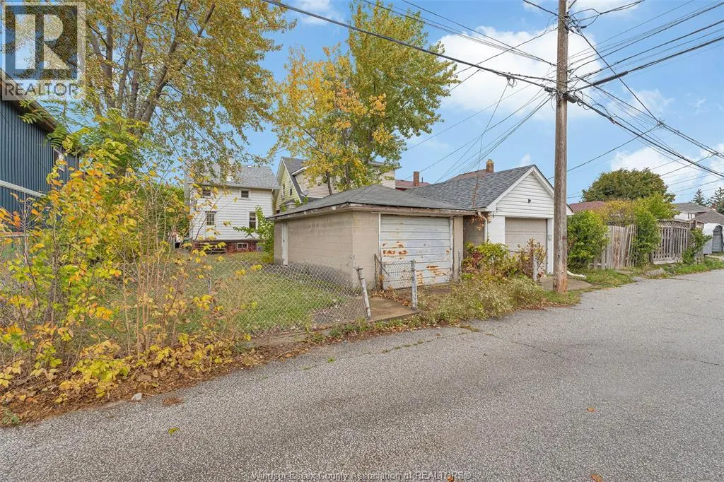 1245 GILES BOULEVARD East