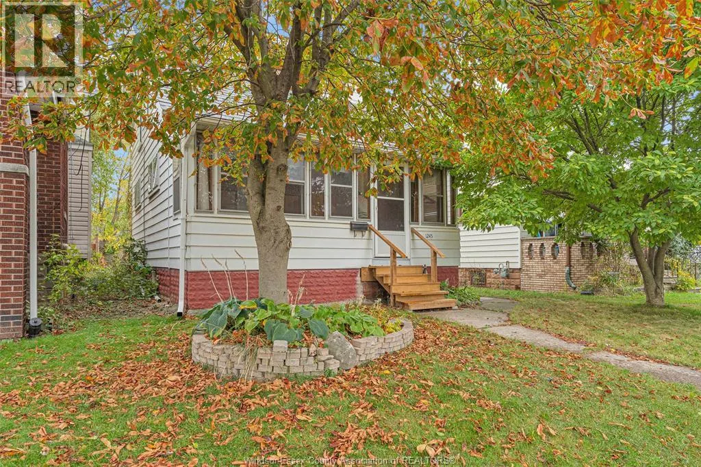 1245 GILES BOULEVARD East