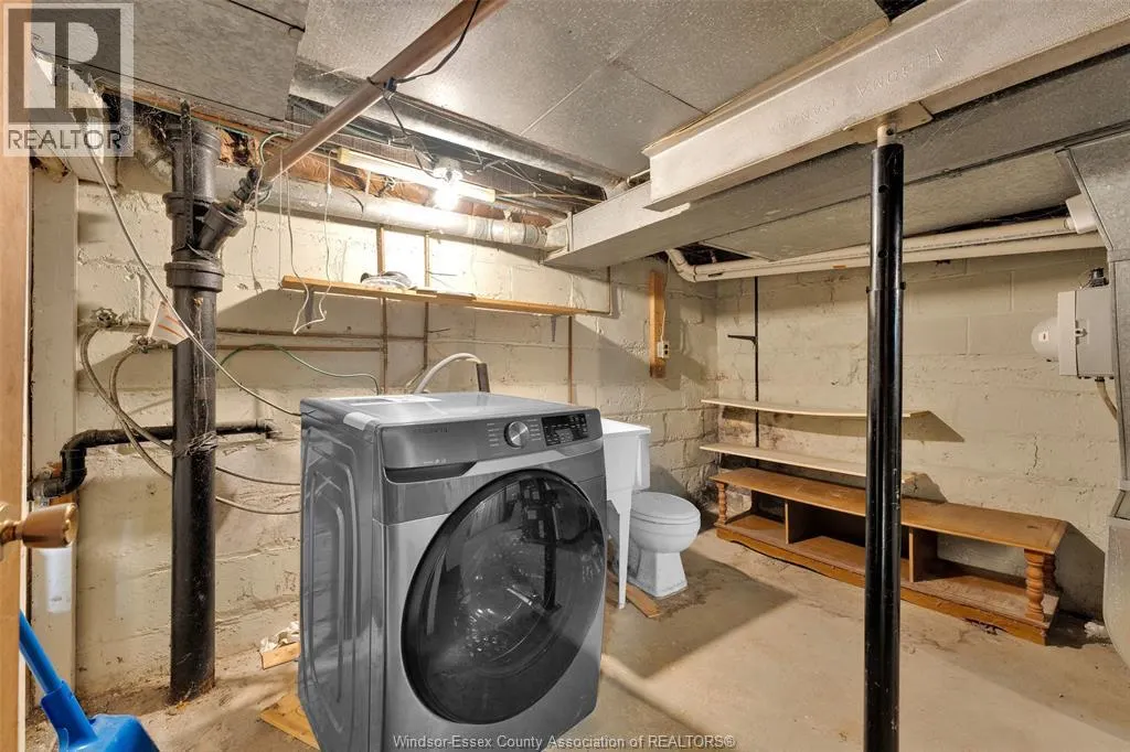 1245 GILES BOULEVARD East