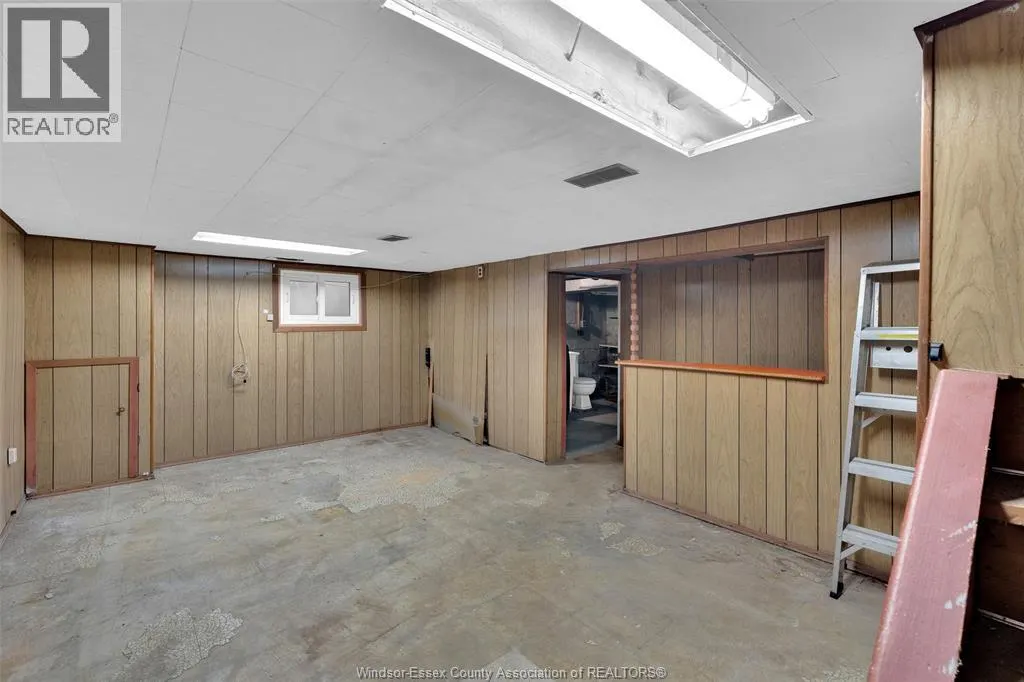 1245 GILES BOULEVARD East