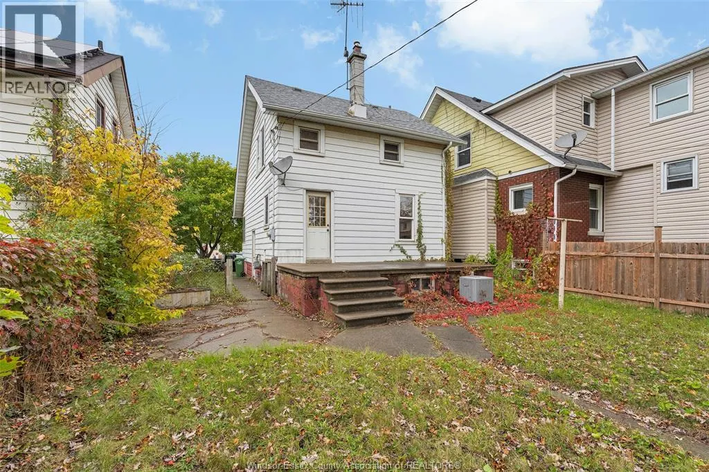 1245 GILES BOULEVARD East