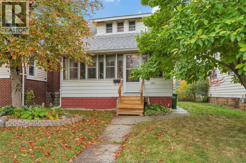 1245 GILES BOULEVARD East