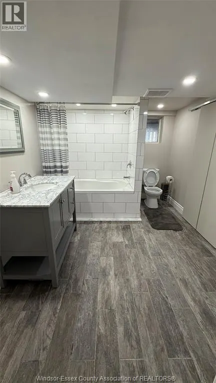 7480 Wyandotte STREET East Unit# LOWER