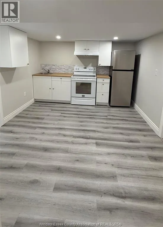 7480 Wyandotte STREET East Unit# LOWER