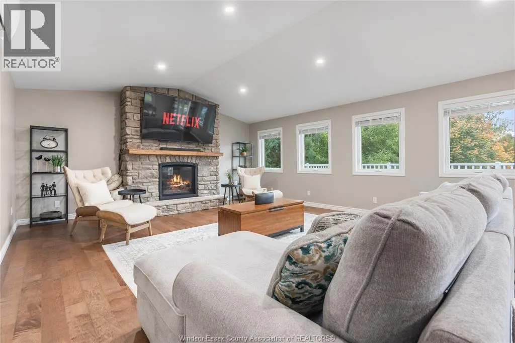 215 COUNTY RD 34 W