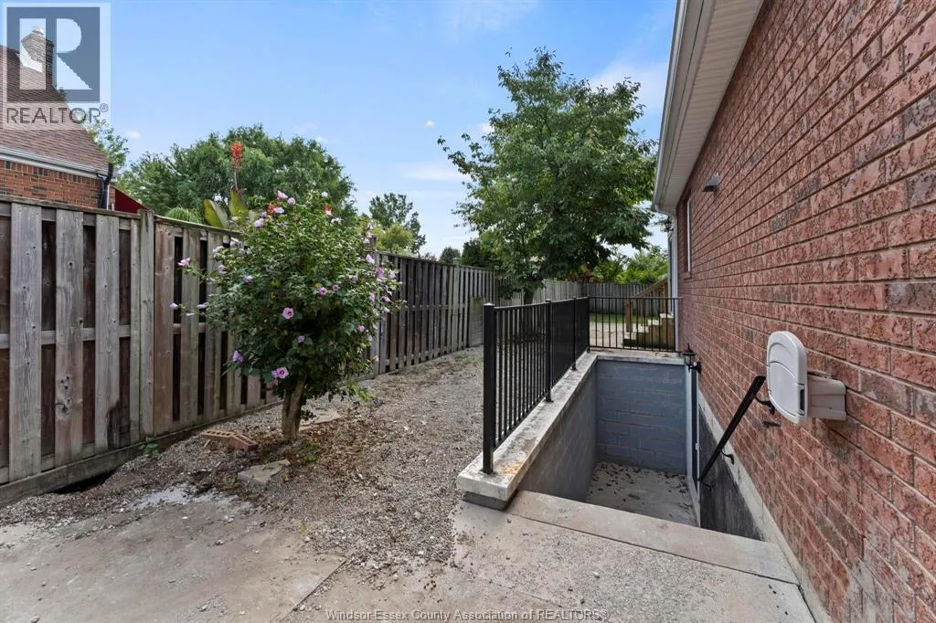 558 REAUME ROAD Unit# Upper