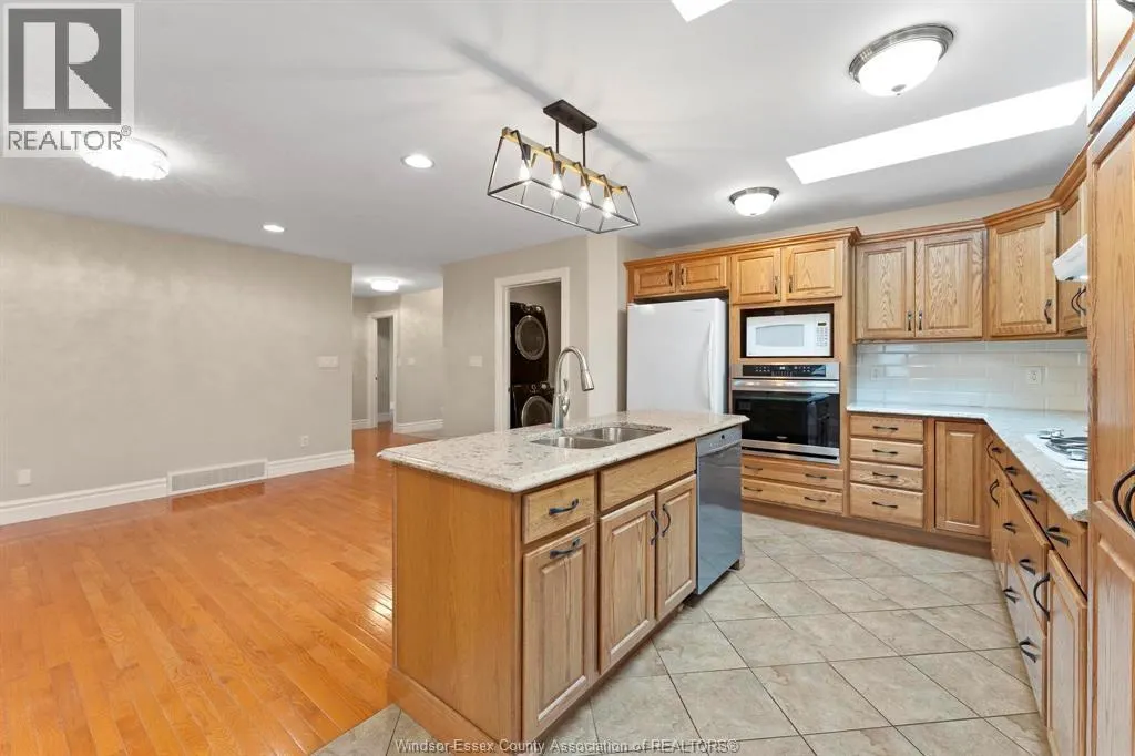 558 REAUME ROAD Unit# Upper