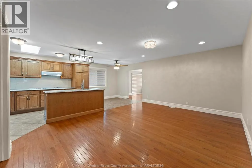 558 REAUME ROAD Unit# Upper