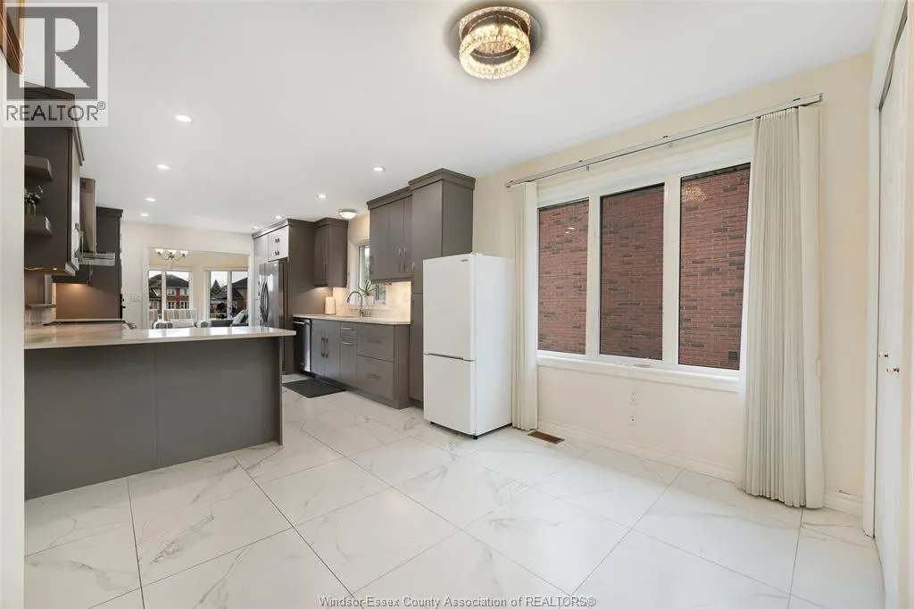 1075 STONEYBROOK