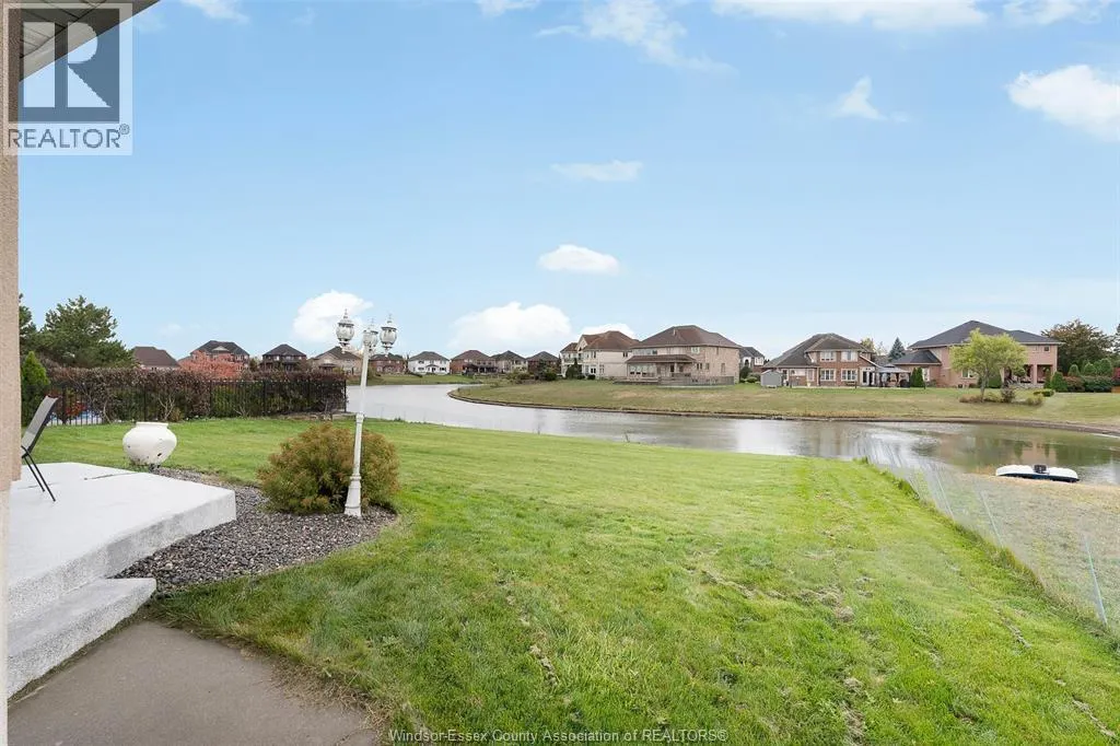 1075 STONEYBROOK