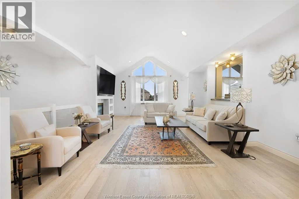 1075 STONEYBROOK