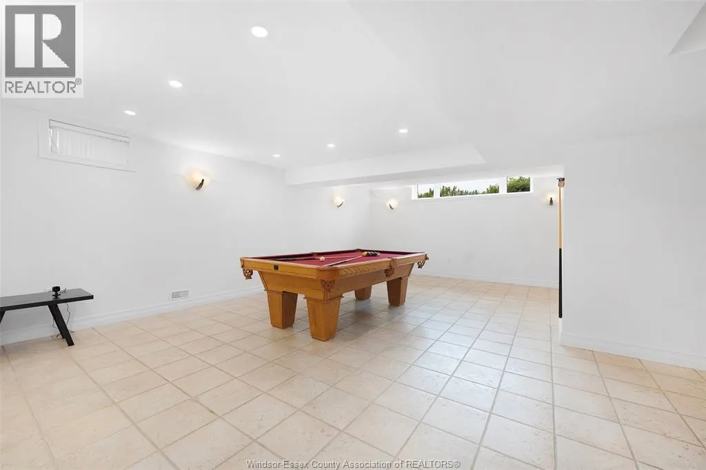 1075 STONEYBROOK