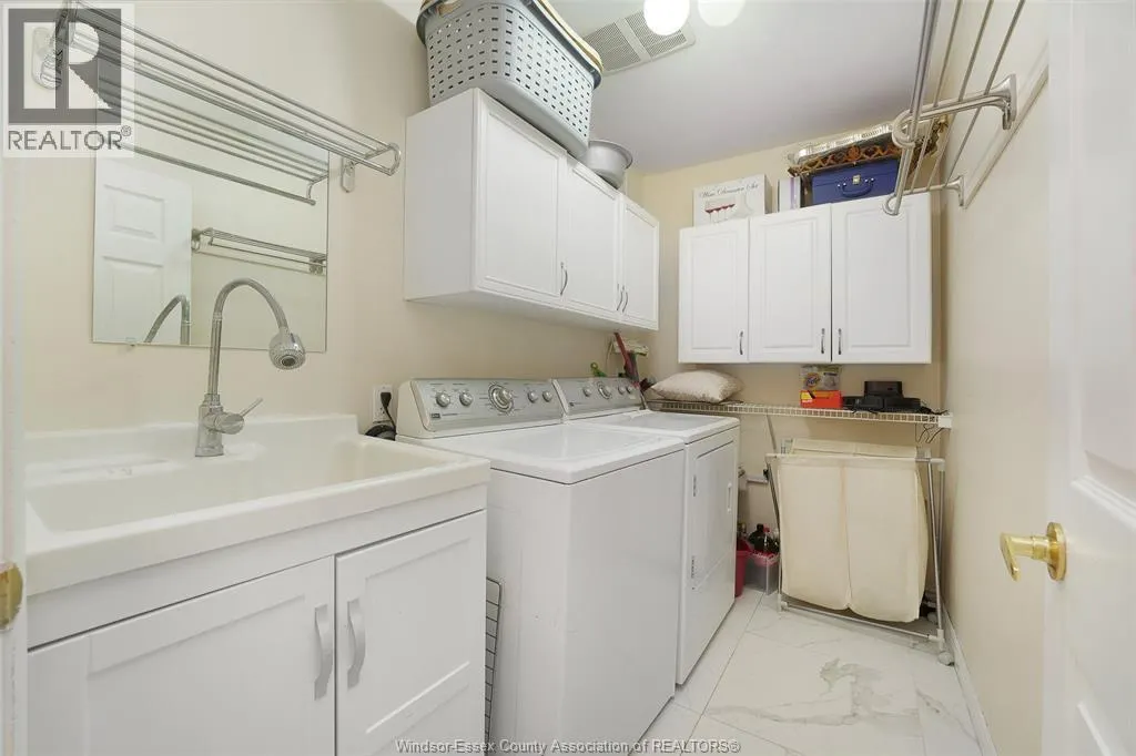 1075 STONEYBROOK