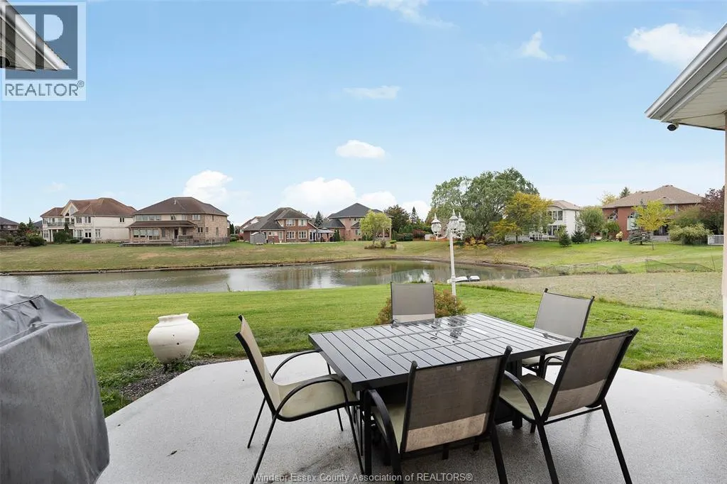 1075 STONEYBROOK