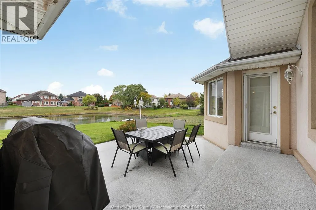 1075 STONEYBROOK