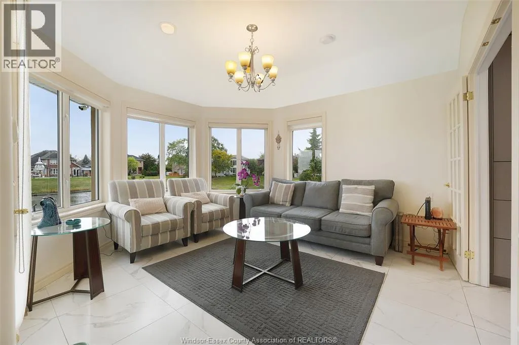 1075 STONEYBROOK