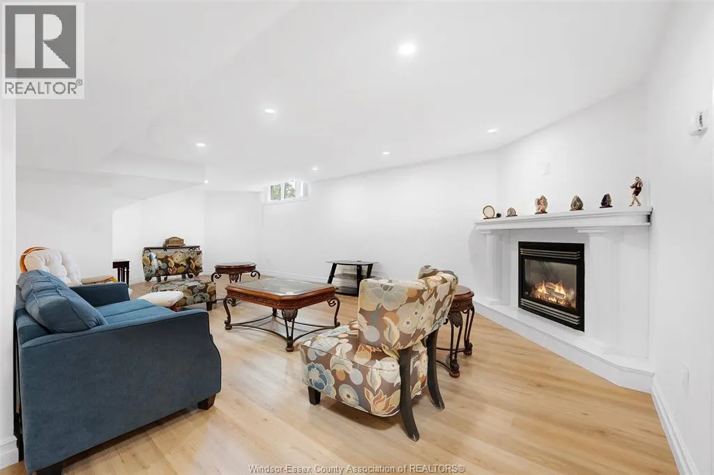 1075 STONEYBROOK