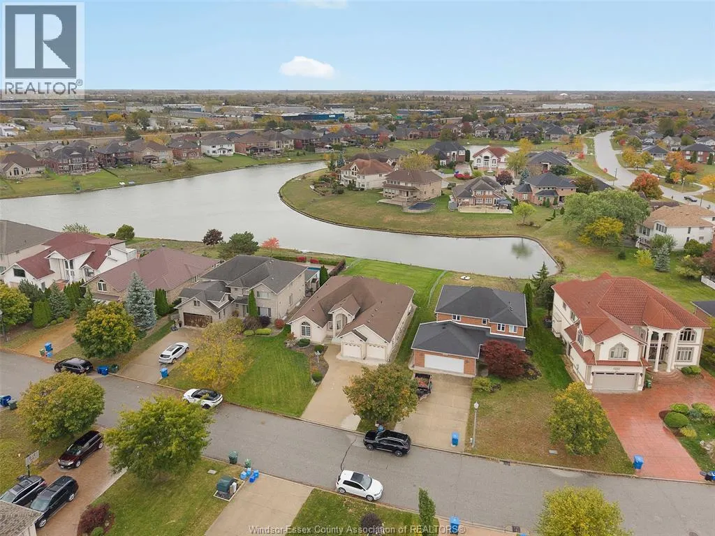 1075 STONEYBROOK
