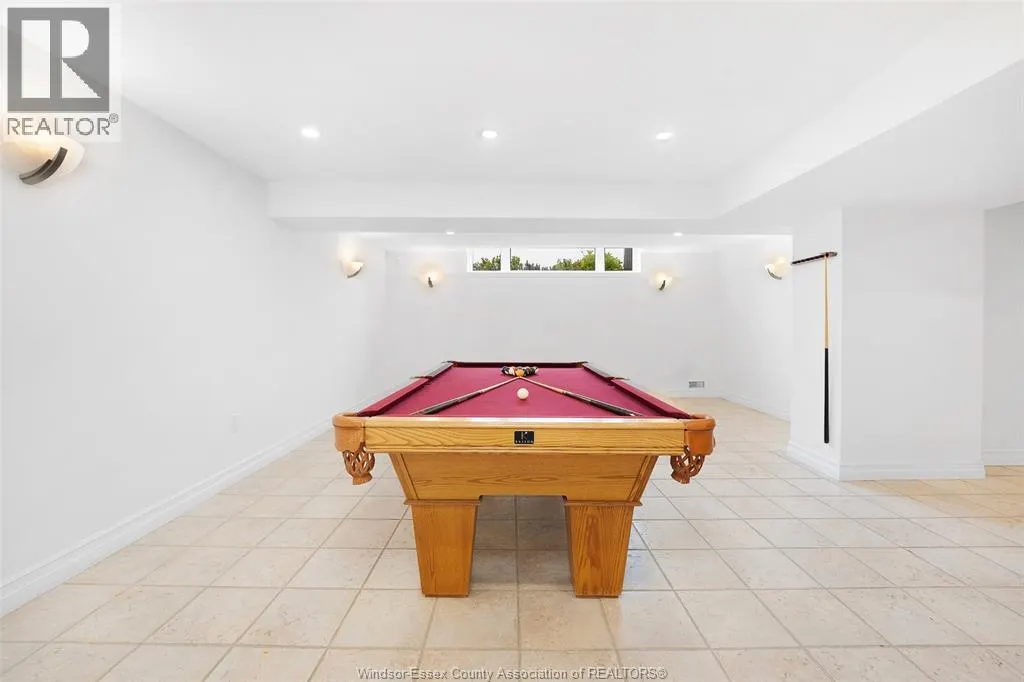 1075 STONEYBROOK