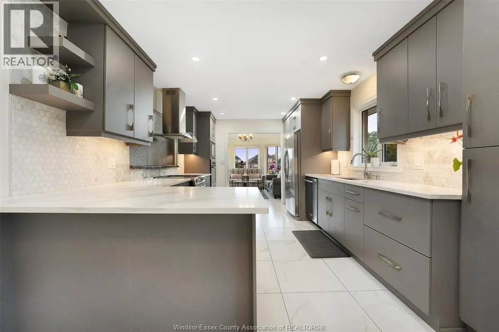 1075 STONEYBROOK