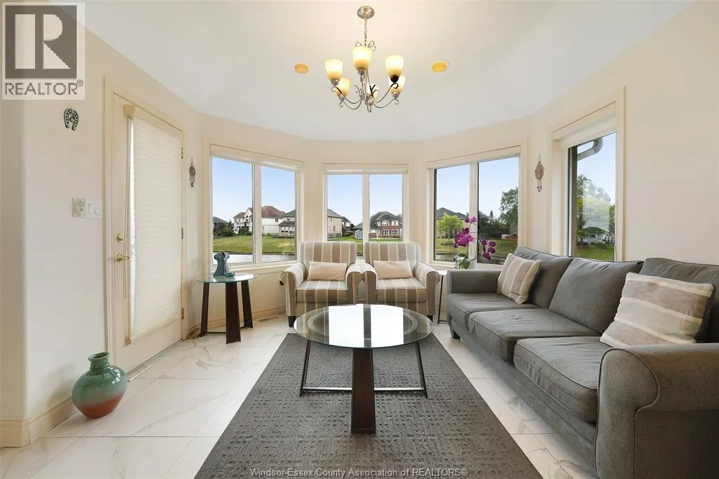 1075 STONEYBROOK
