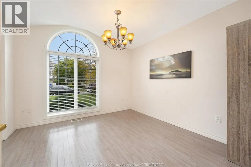 1075 STONEYBROOK