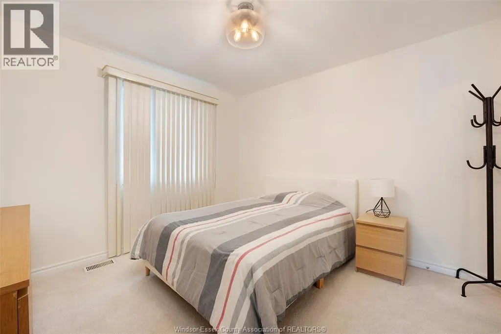 1075 STONEYBROOK