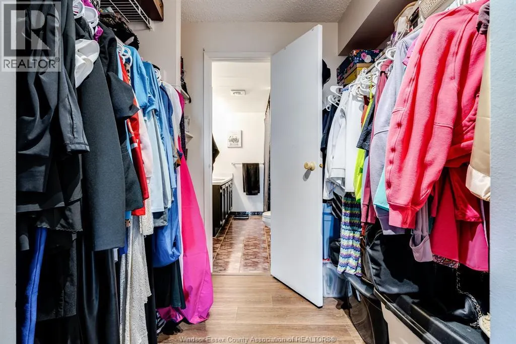 9099 Riverside DRIVE East Unit# E321