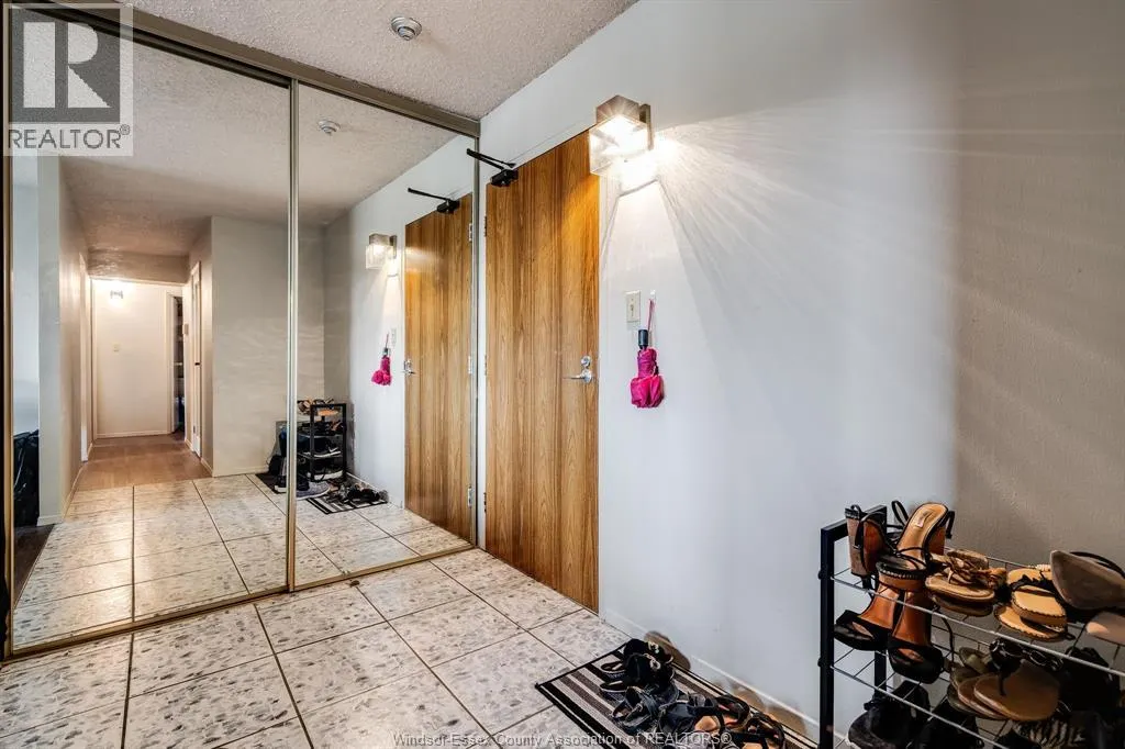 9099 Riverside DRIVE East Unit# E321