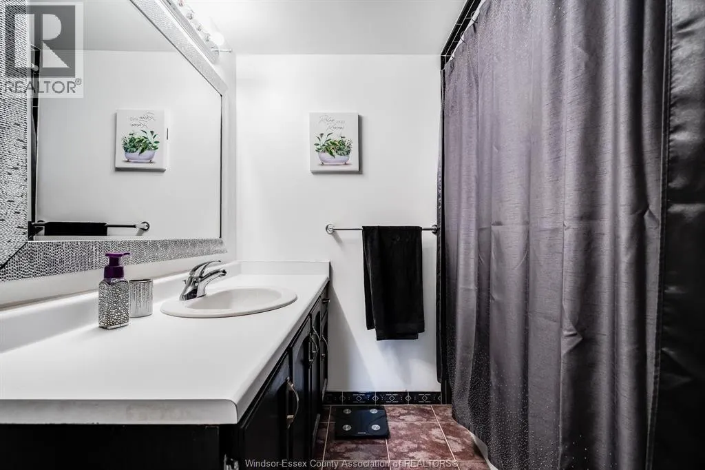 9099 Riverside DRIVE East Unit# E321