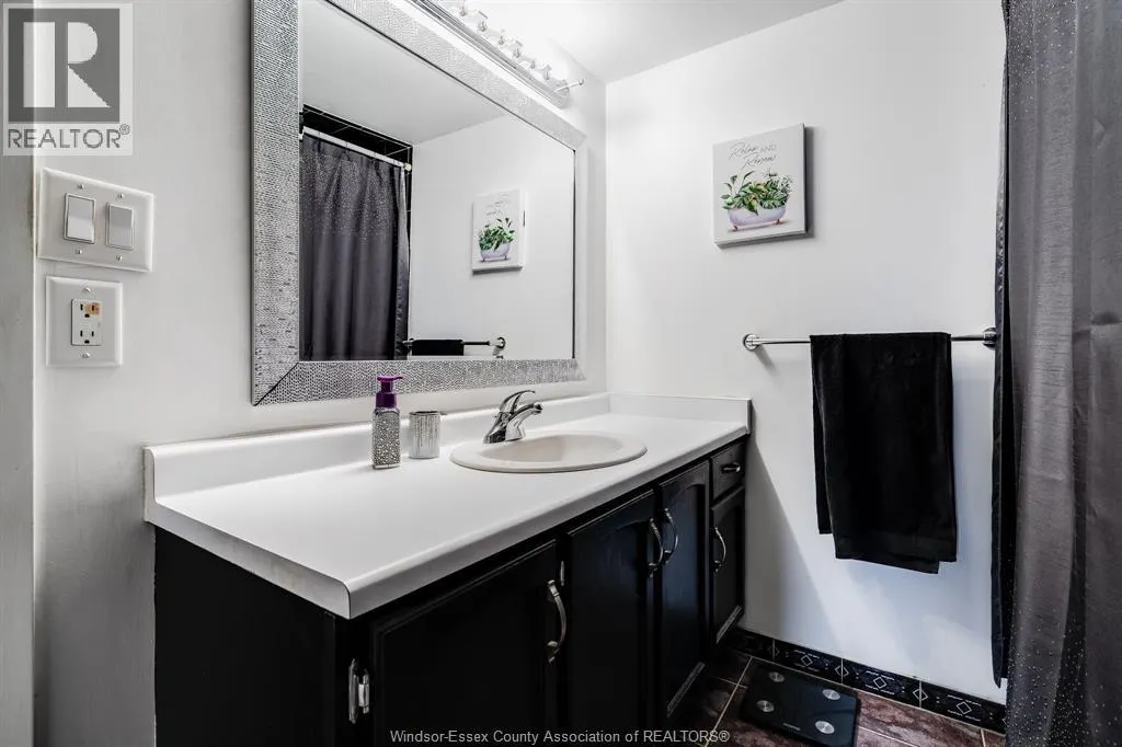 9099 Riverside DRIVE East Unit# E321