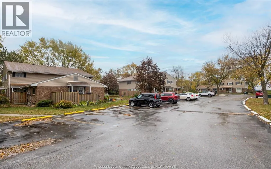 2915 MEADOWBROOK LANE Unit# 10