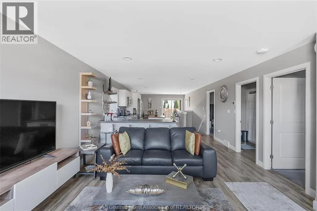 97 Moonstone CRESCENT