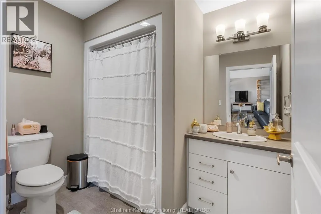 97 Moonstone CRESCENT