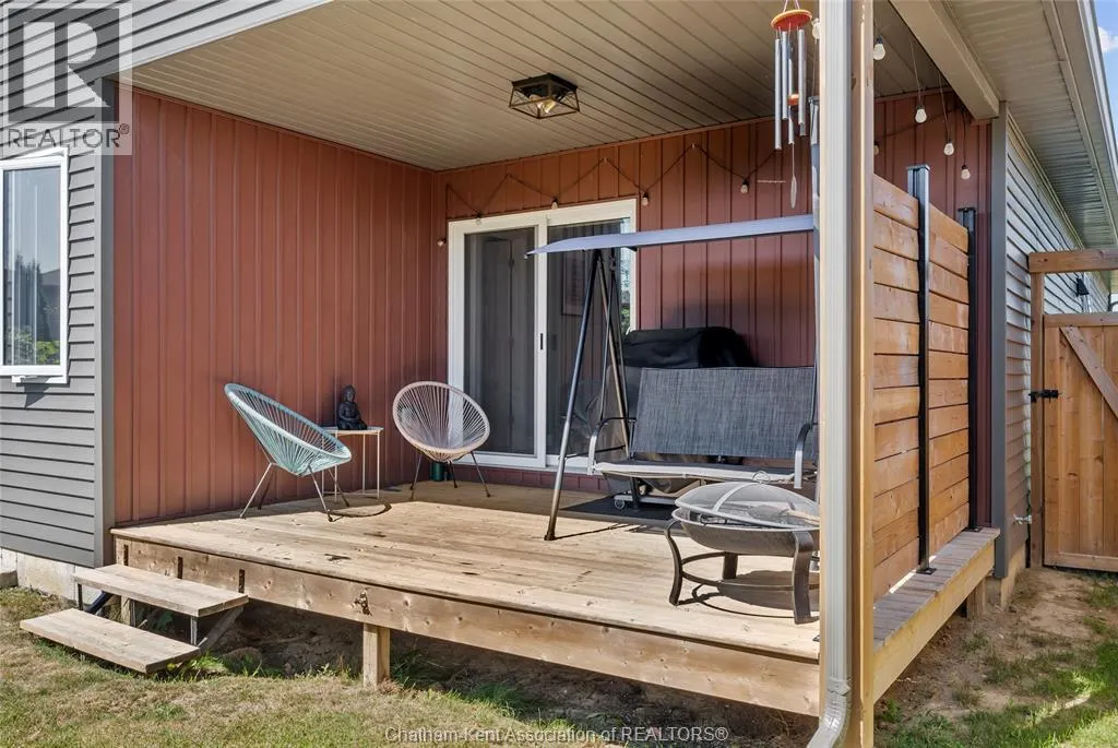 97 Moonstone CRESCENT