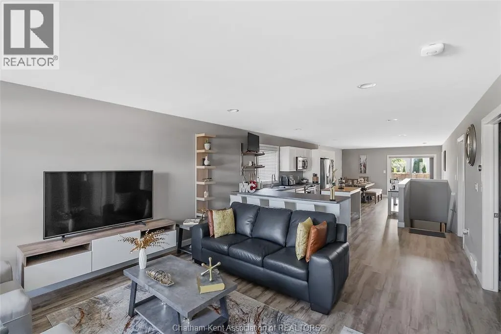 97 Moonstone CRESCENT