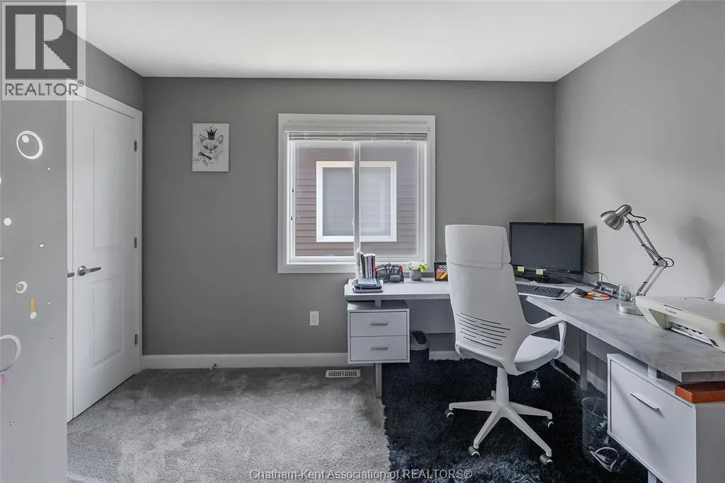 97 Moonstone CRESCENT