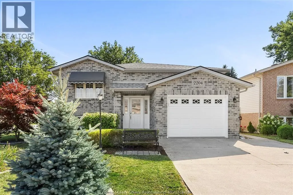2204 MCKAY AVENUE
