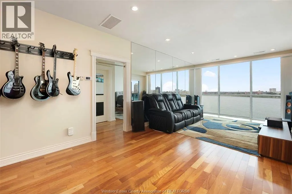 1225 RIVERSIDE DRIVE West Unit# 803