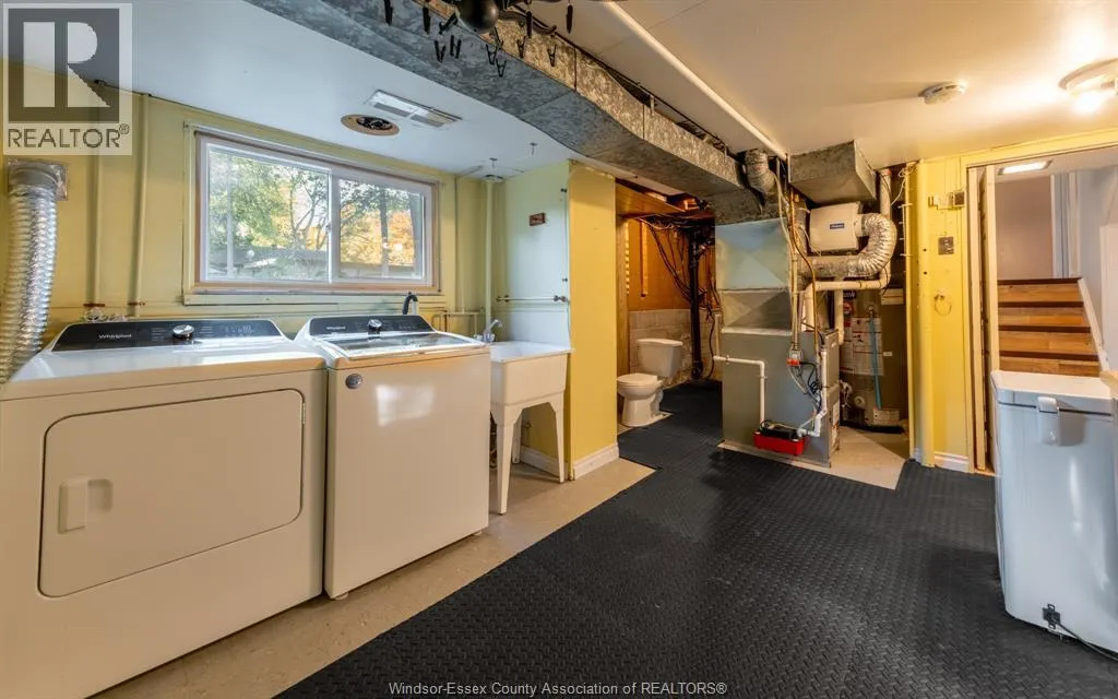 3401 CHARLEVOIX AVENUE