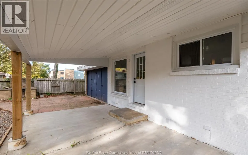 3401 CHARLEVOIX AVENUE