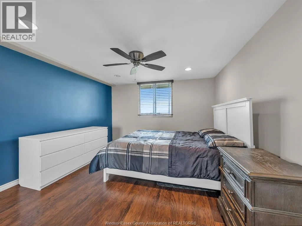 3936 WYANDOTTE East Unit# 906