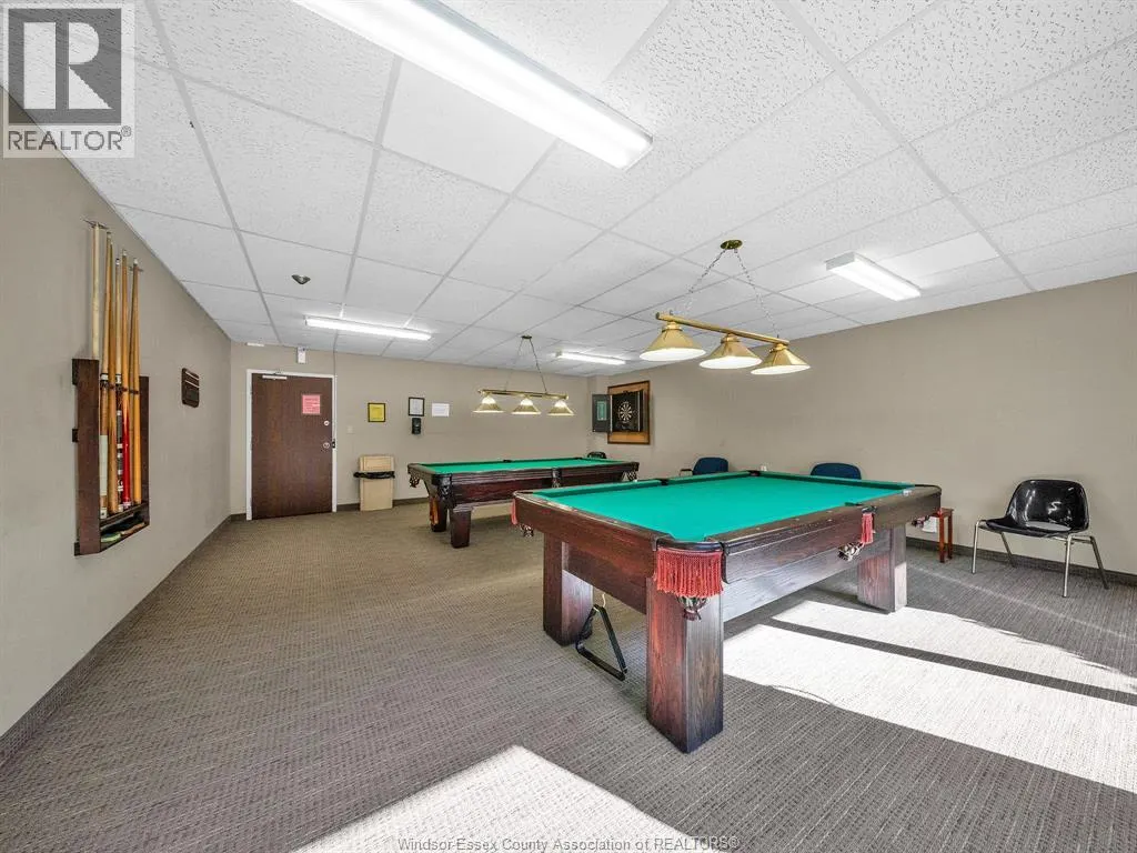 3936 WYANDOTTE East Unit# 906