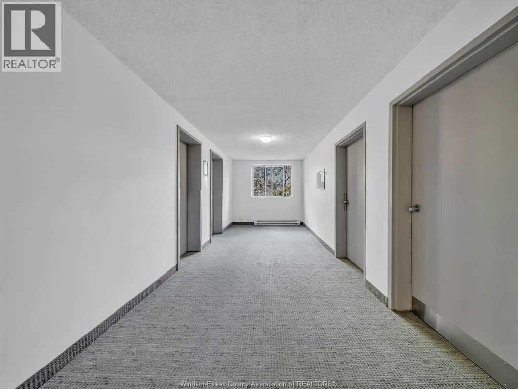 3936 WYANDOTTE East Unit# 906