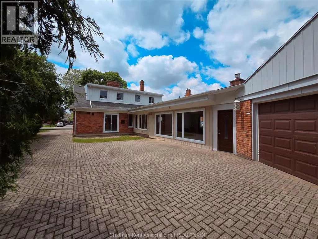 229 Elizabeth STREET