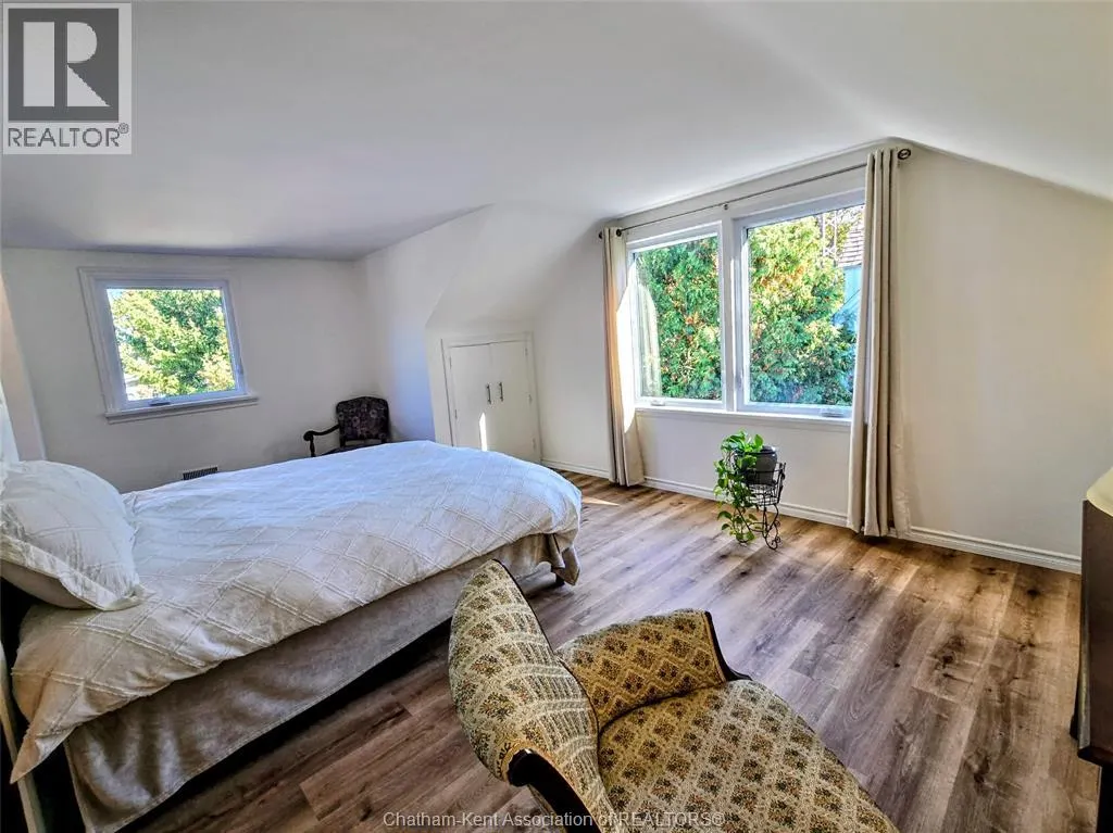 229 Elizabeth STREET