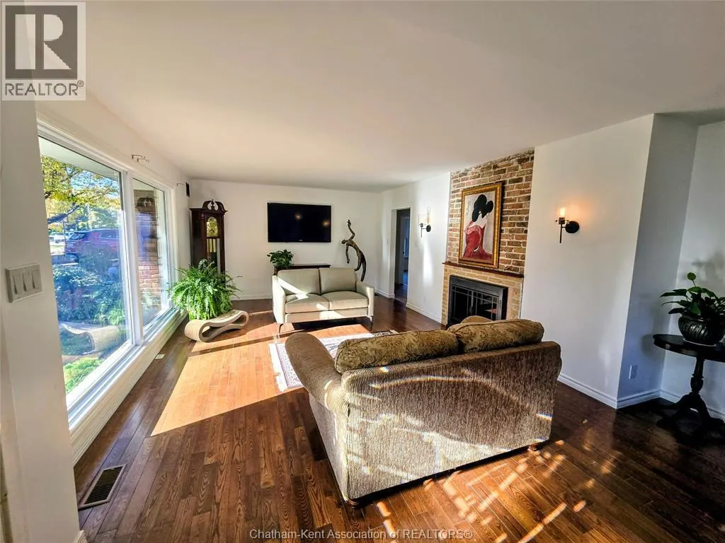 229 Elizabeth STREET