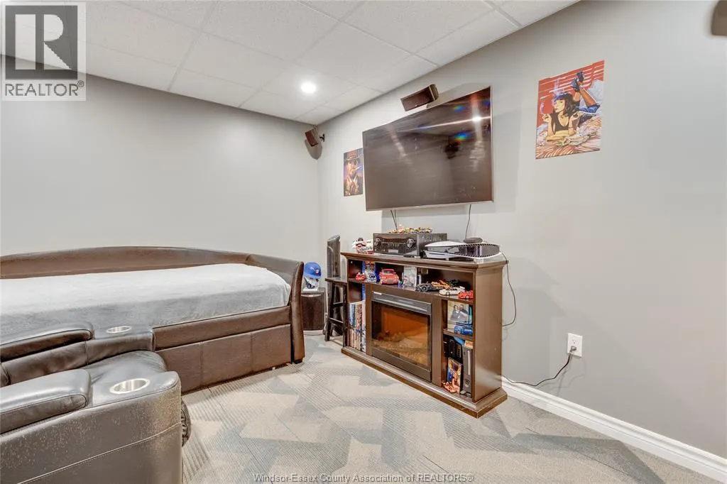 4250 Canberra AVENUE